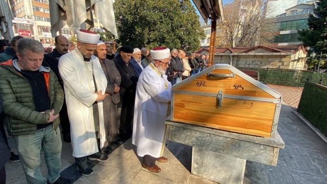 50 yıl boyunca gönüllü olarak hafızlık yaptığı camiden son yolculuğuna uğurlandı