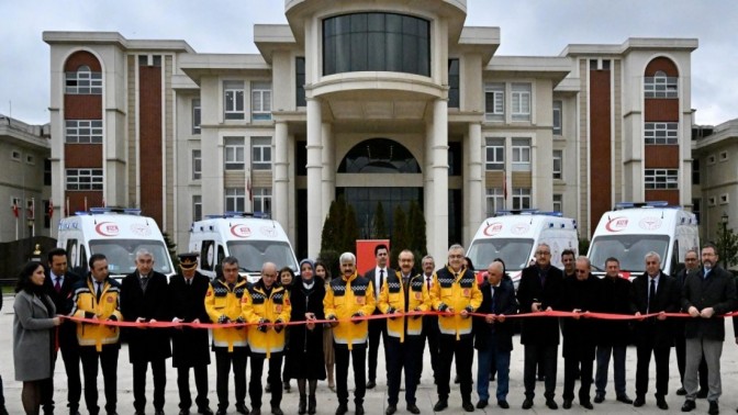 90 ambulans Kocaelinin hizmetinde