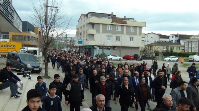 Darıcada eğitimcilere yönelik şiddet olayları protesto edildi.