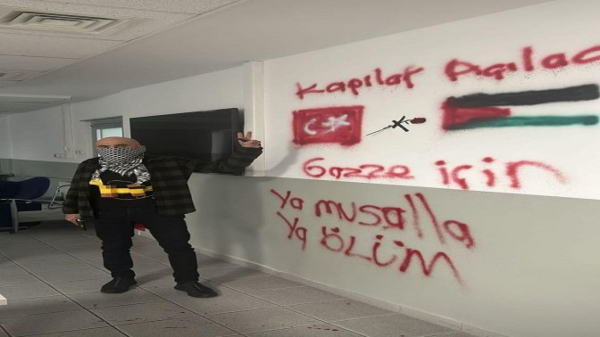 Gazze için ya musalla ya ölüm İşçileri rehin aldı, fabrikada poz verdi!