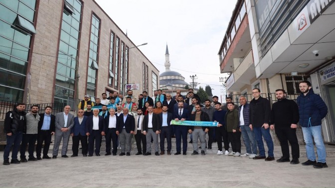 İYİ Parti’den 100 kişi AK Parti’ye geçti İYİ Parti’den 100 kişi AK Parti’ye geçti