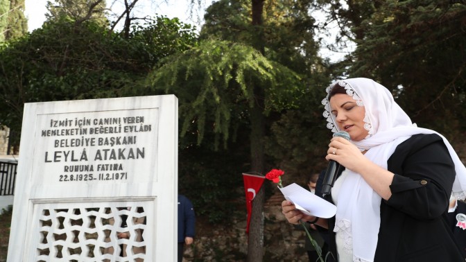 İzmit Belediyesi, Leyla Atakan Ve Çalışma Arkadaşlarını Mezarı Başında Andı