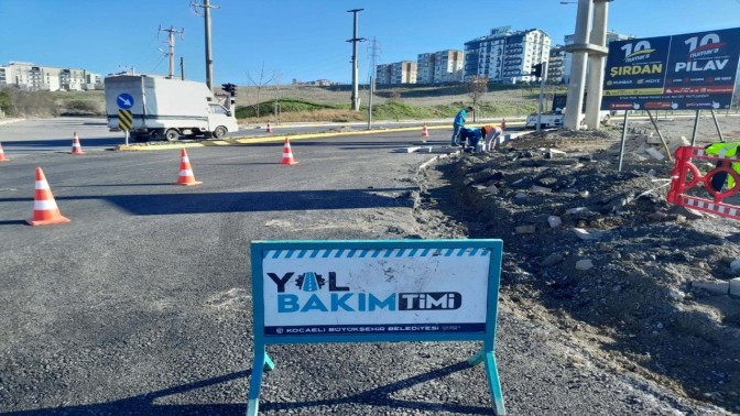Kocaeli Büyükşehir Belediyesi ulaşımda problemleri çözmeye devam ediyor