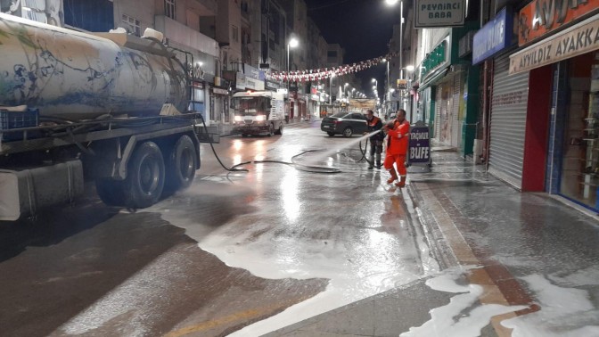 Körfez’de Gece Boyu Temizlik Mesaisi