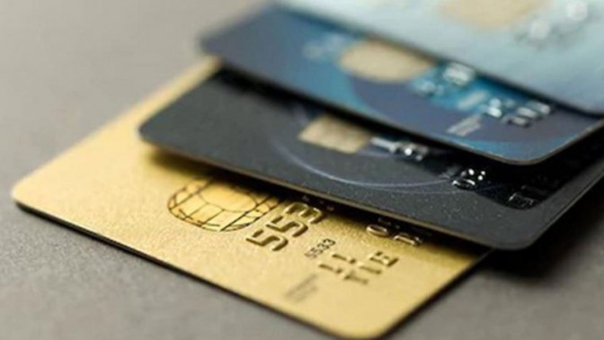 Kredi kartları patladı.. Vatandaşın borç batağı büyüyor!