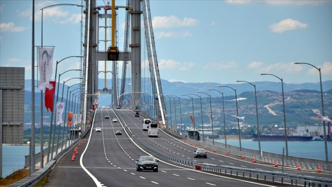 Osmangazi Köprüsünden 14 günde 757 bin araç geçti
