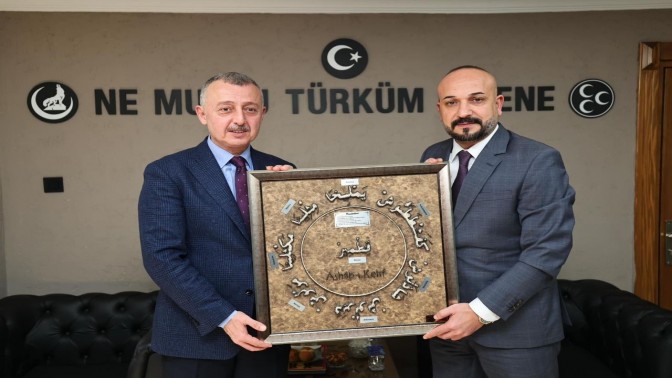 Tahir Büyükakın, MHP Kocaeli İl Başkanlığı’nı ziyaret etti