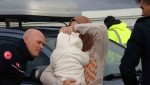 10 aylık bebek araçta mahsur kaldı