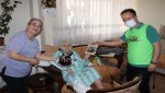 İzmit Belediyesi 106 yaşındaki Şaziment teyzeyi unutmadı