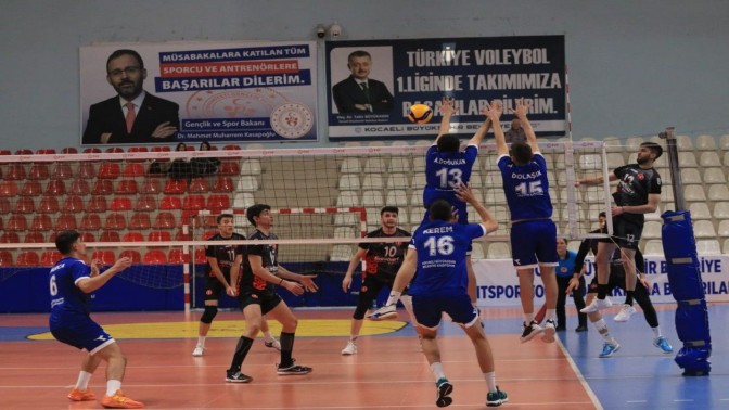 TVF Erkekler Voleybol 1. Ligi: Kocaeli Büyükşehir Belediye Kağıtspor: 3 - Ziraat Bankkart: 0